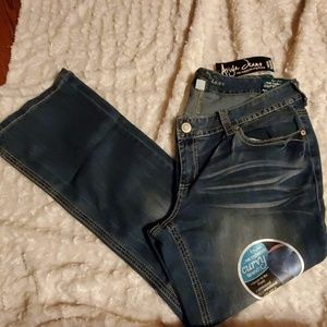 Ariya Jeans - Brand new ariya Jean's size 16 reg bootcut Ariya Jeans - Brand new ariya Jean's size 16 reg bootcut